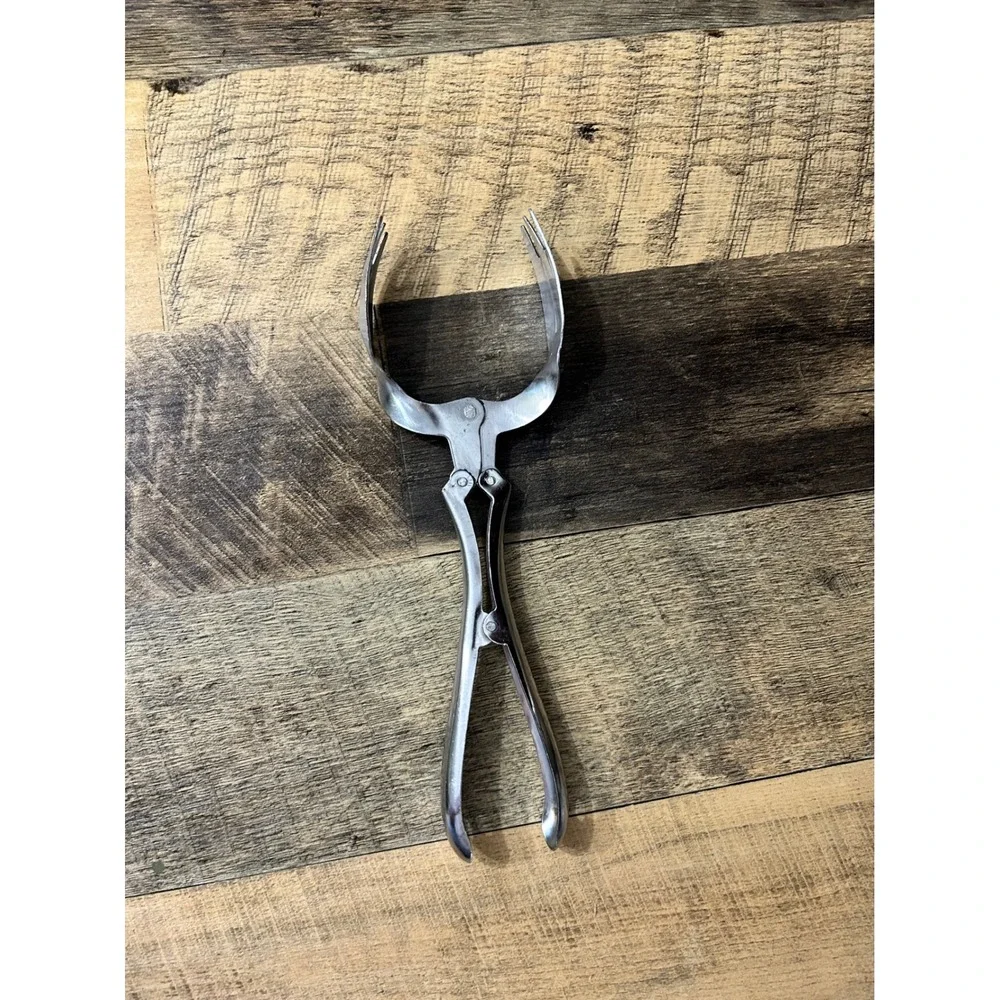 Vintage Handy Things Spring-Loaded Salad Tongs - Ludington, MI 1940s